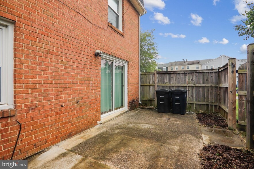 Building Photo - 81 Watkins Park Dr