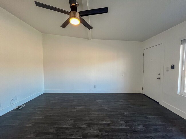 Interior Photo - 14715 Chadron Ave