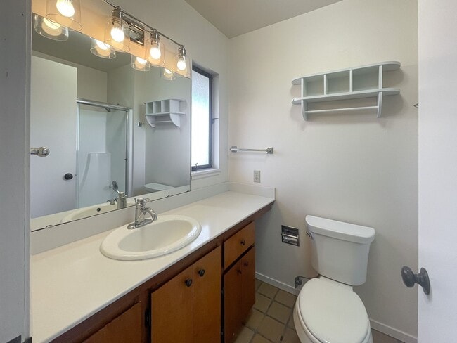 Building Photo - 2 Bedroom 2 Bath Condo in Pacific Grove