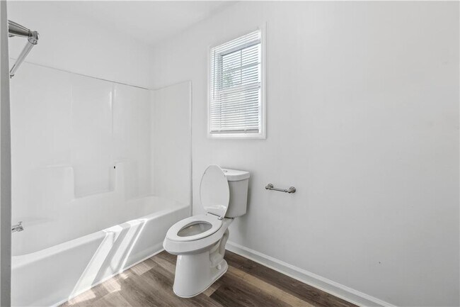 Building Photo - 3758 Westchase Dr