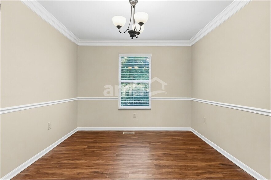 Building Photo - 2626 Sterling Ter