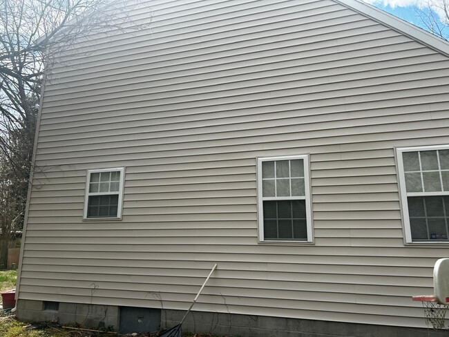 Primary Photo - 749 Hemlock St