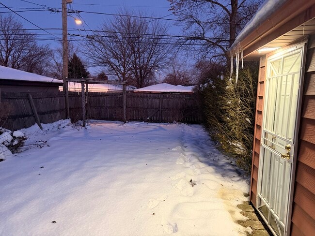 Building Photo - 1367 Burnham Ave