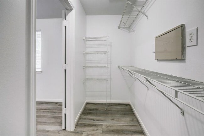Building Photo - 25407 Clover Ranch Dr