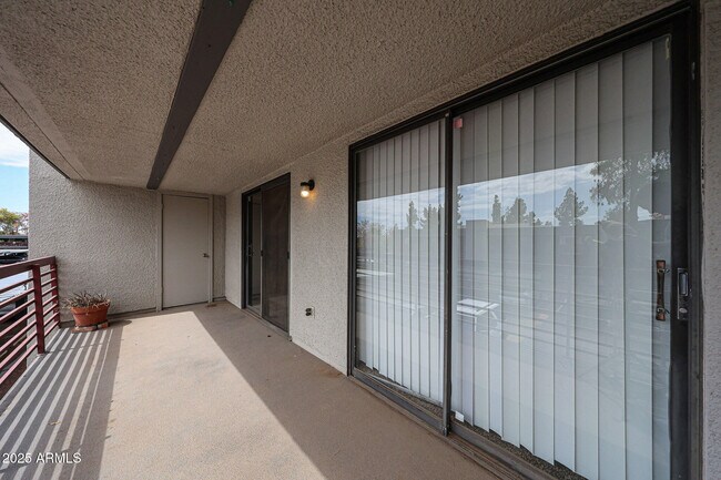 Building Photo - 3435 W Danbury Dr