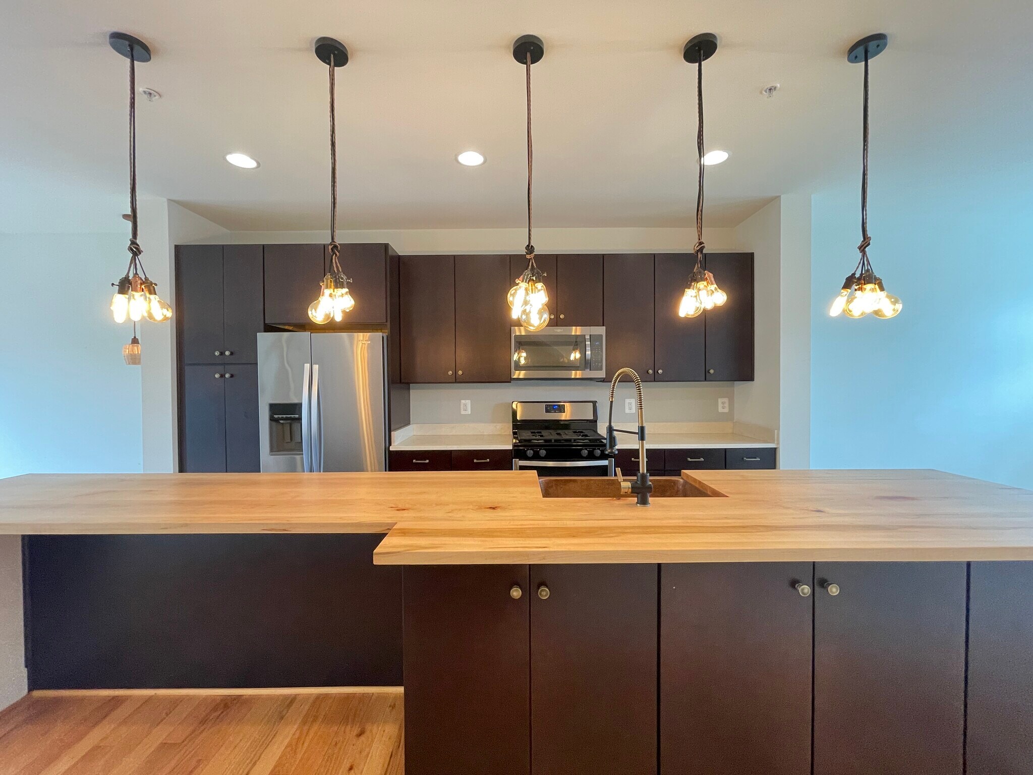 Building Photo - 924 King Farm Blvd