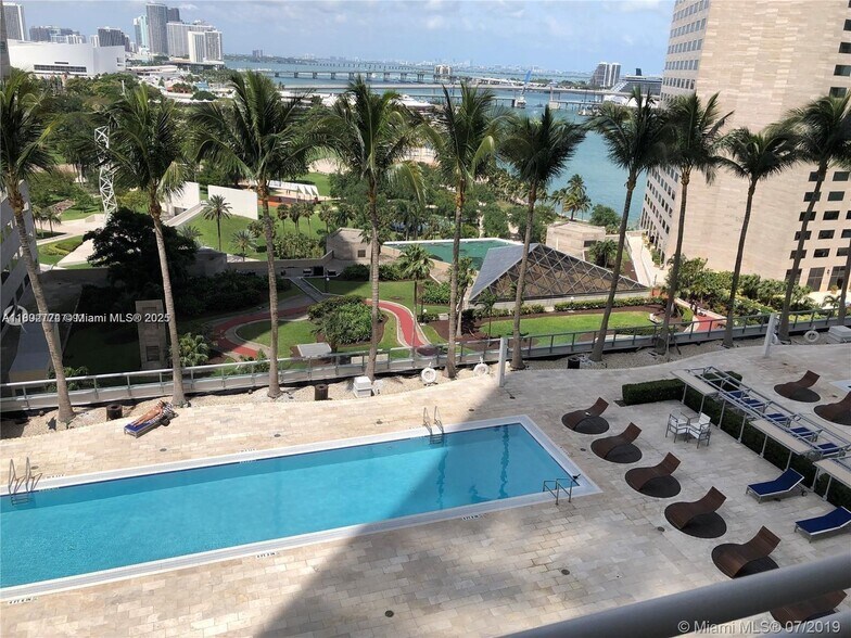 Primary Photo - 325 S Biscayne Blvd