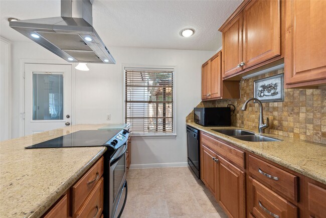 Building Photo - 1510 Afton St