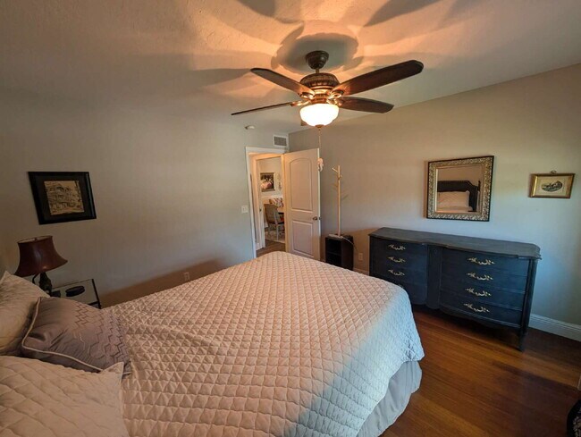 Building Photo - Fully Furnished 2-Bedroom Condo