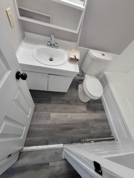 Building Photo - 14815-14835 Euclid Ave