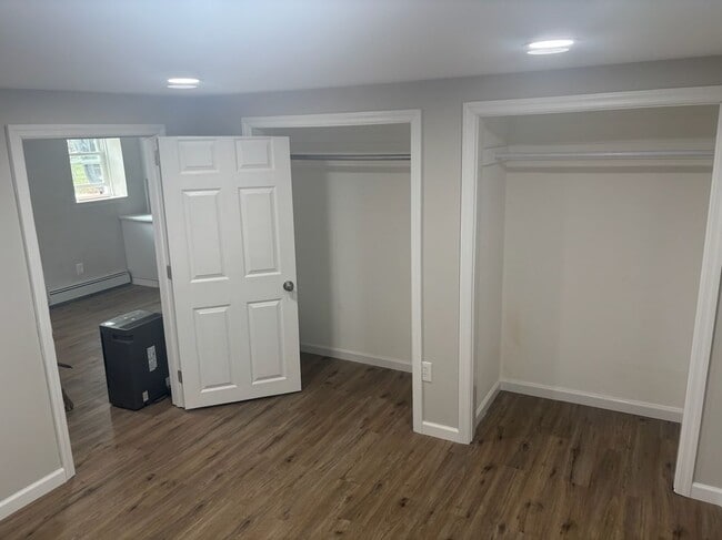 Building Photo - 1159 Joselson Ave
