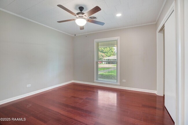Building Photo - 100 Dunlieth Dr