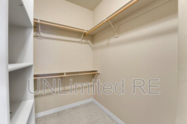 Building Photo - 1201 N Warm Springs Trail