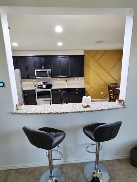 Building Photo - 9618 Silver Mist Way