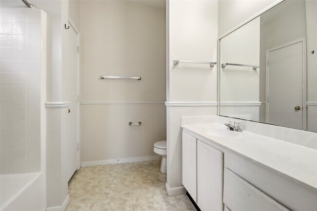Building Photo - 914 Colewick Ct