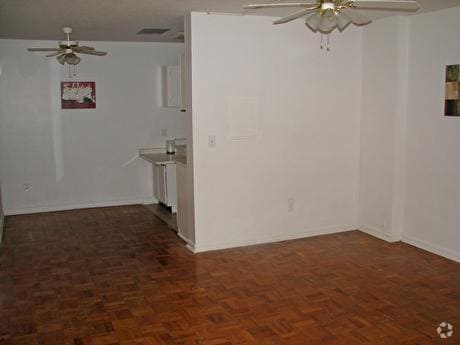 Living Room - Park East - Park Knowles Apartments