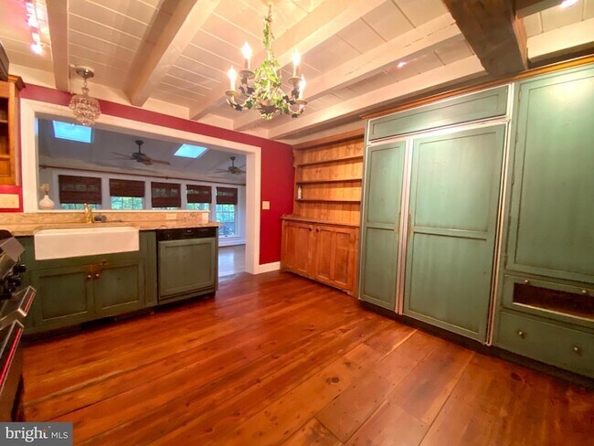 Building Photo - 5080 Harvest Ln