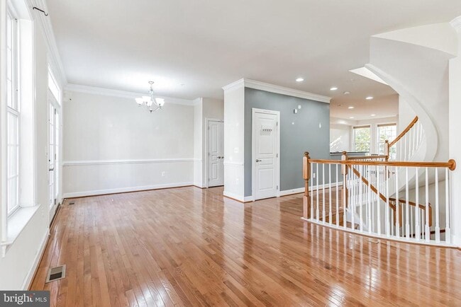 Building Photo - 523 Triadelphia Way