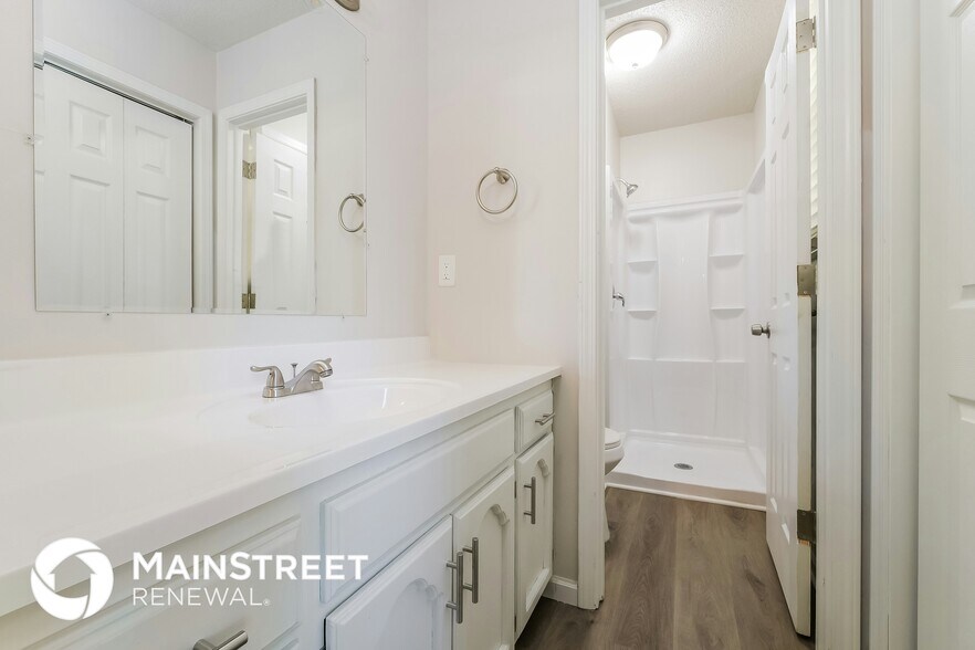 Building Photo - 19204 E 31st Terrace Dr S