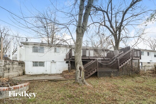 Building Photo - 5323 Ville-Cecelia Ln