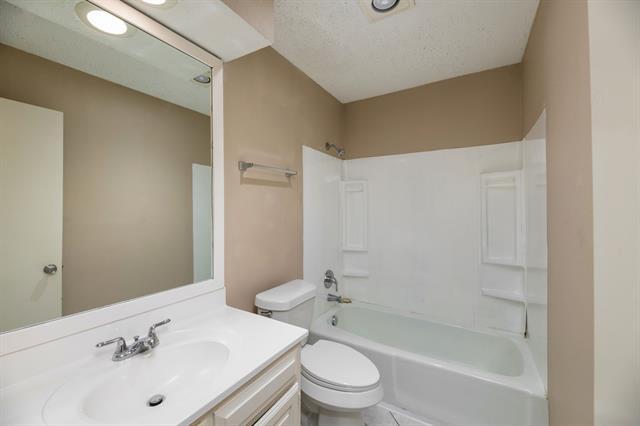 Building Photo - 2317 Jenson Cir