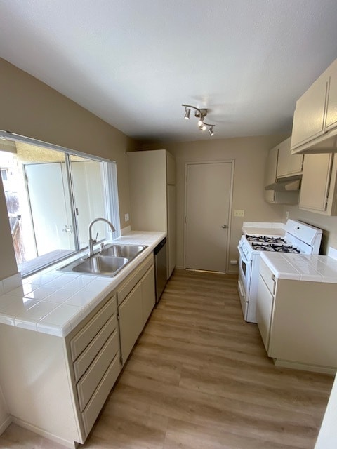 Building Photo - 7327 Unicorn Cir