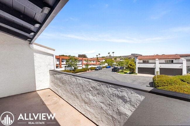 Building Photo - Coastal San Clemente Townhome with Brand New Flooring – Steps to the Beach!