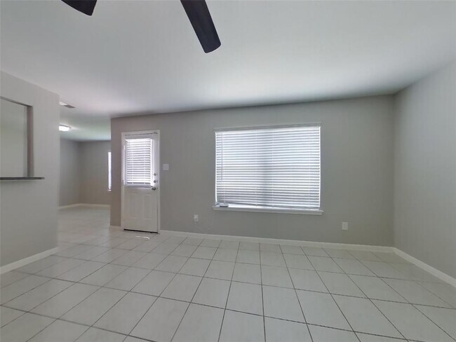 Building Photo - 652 Totem Trail Dr