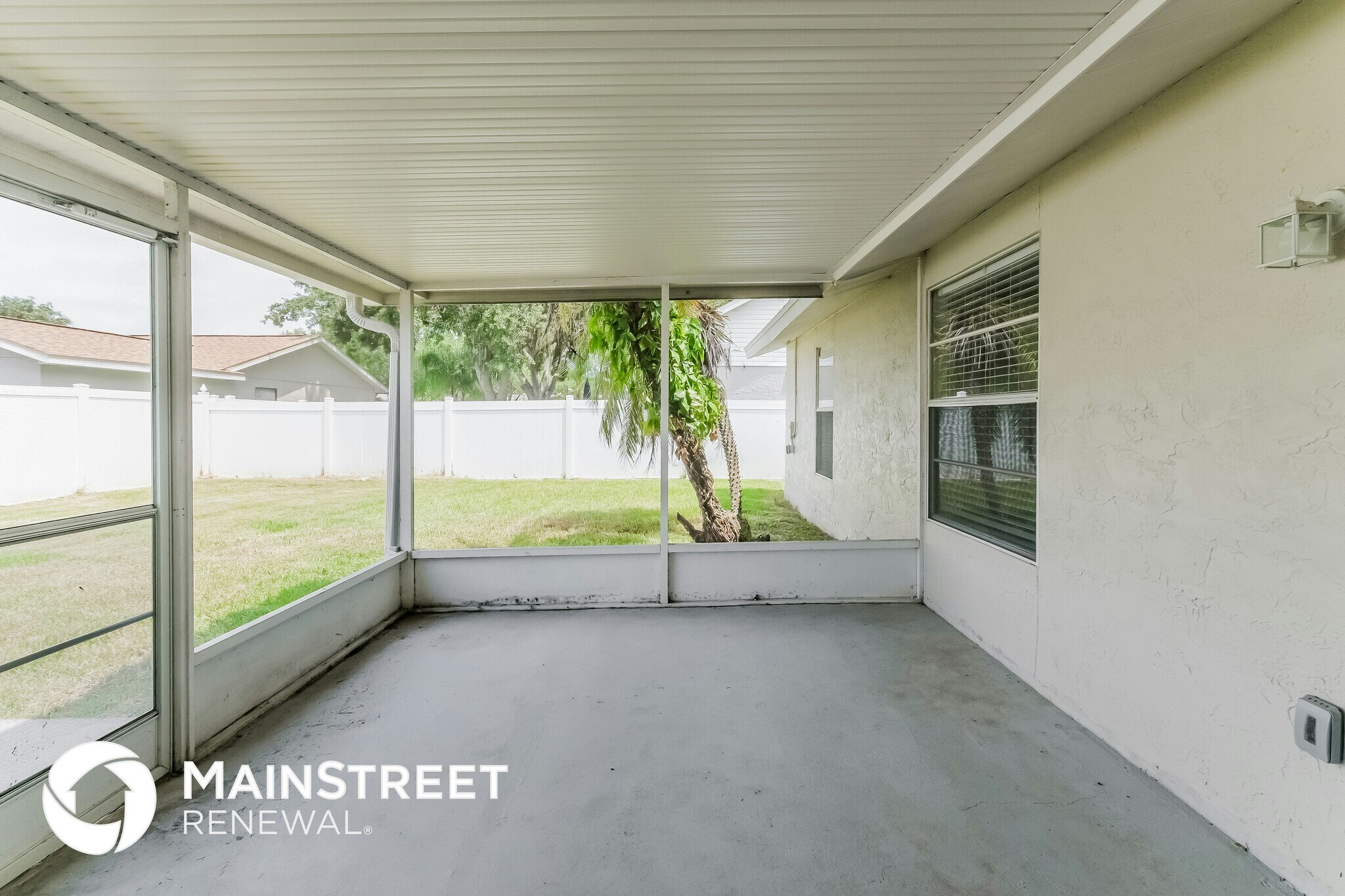 Building Photo - 706 Jacaranda Dr