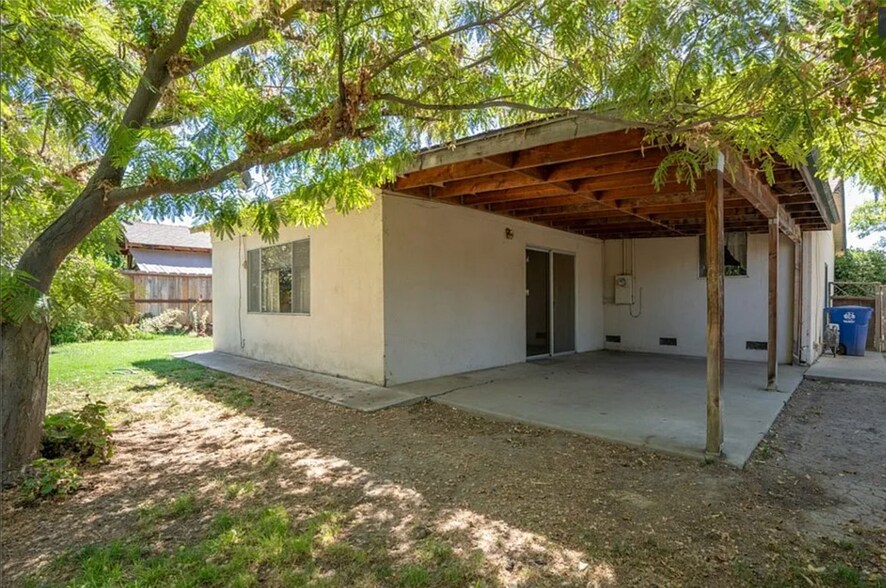 Building Photo - 976 Granada Cir