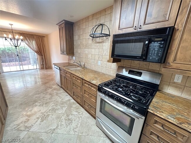 Building Photo - 415 Roman Tree Ct