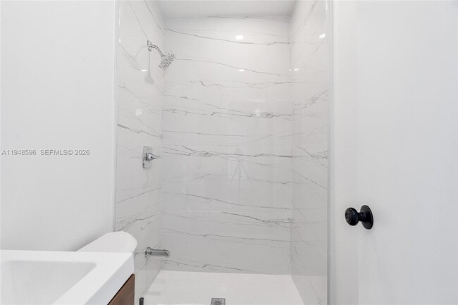 Building Photo - 1046 Jann Ave