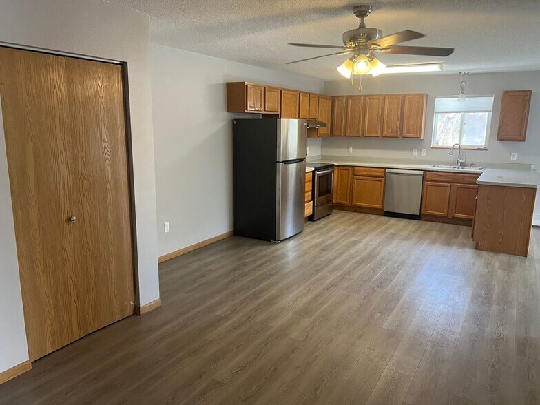 Building Photo - 431 Central AVE W