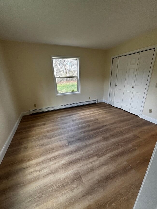 Building Photo - 49 River Rd