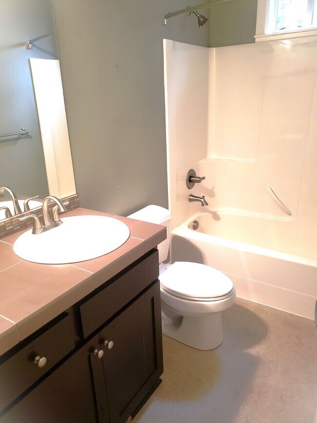 Building Photo - Modern Home in SW Portland