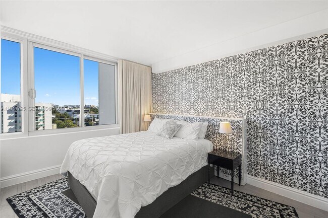 Building Photo - 1100 West Ave