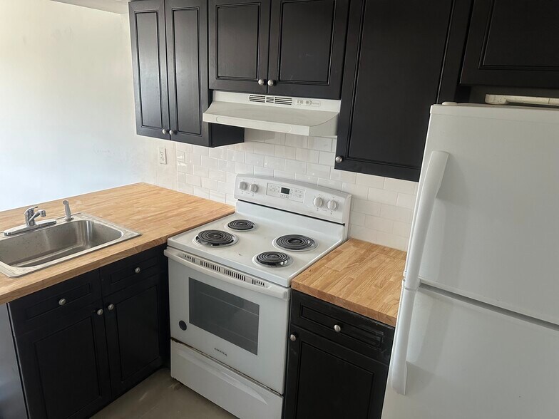 Building Photo - 275 SW 15th St