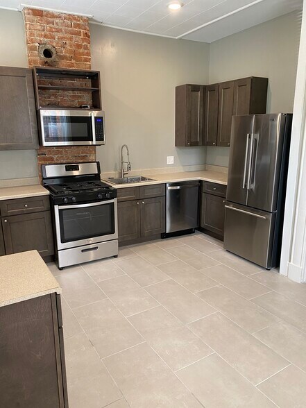 Building Photo - 24 Sterrett Ave