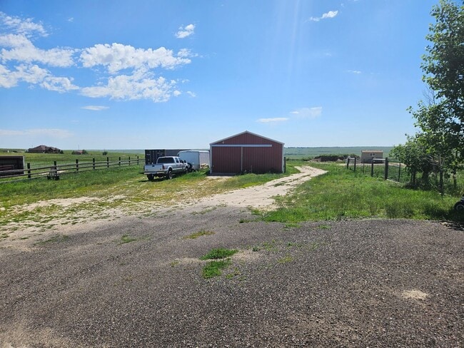 Building Photo - 5 Bed 3 Bath Ranch Home with 5 Acres.