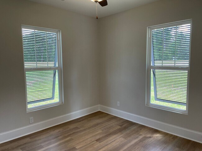 Building Photo - 3 Bedroom 2 Bathroom New Construction Hous...