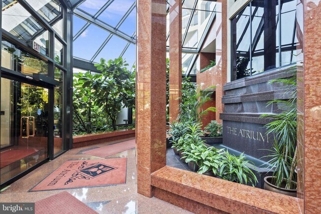 Building Photo - 1530 Key Blvd