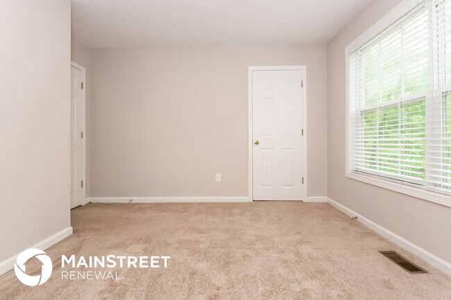 Building Photo - 5515 Hall Cir