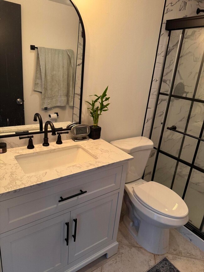 Building Photo - 5951 Wellesley Park Dr