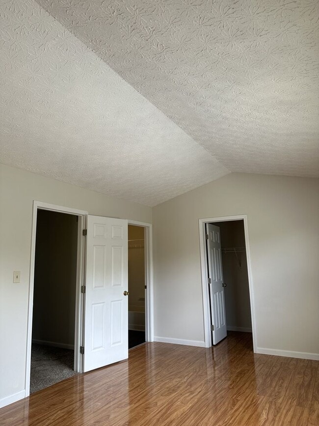 Building Photo - 3 Bedroom 2.5 Bath Townhome available in H...