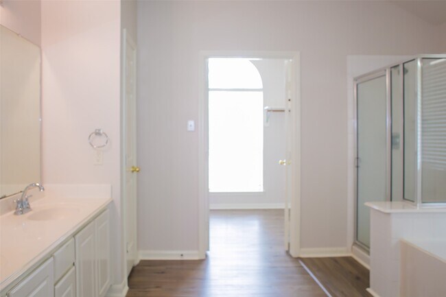 Building Photo - 14603 Bladenboro Dr