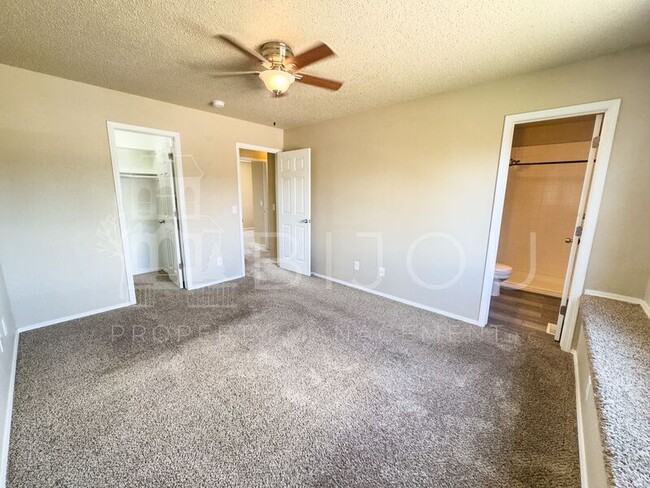 Building Photo - 850 Marshall Dr