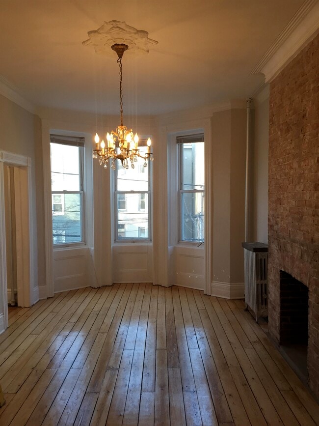 Building Photo - 343 Pavonia Ave