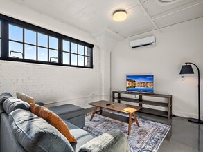 Building Photo - 608 N 3rd Ave