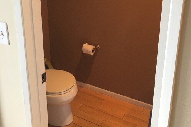 Powder Room - 1882 Pandora Ave