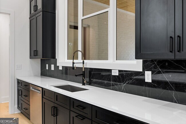 Building Photo - 1261 Glen Eagle Dr